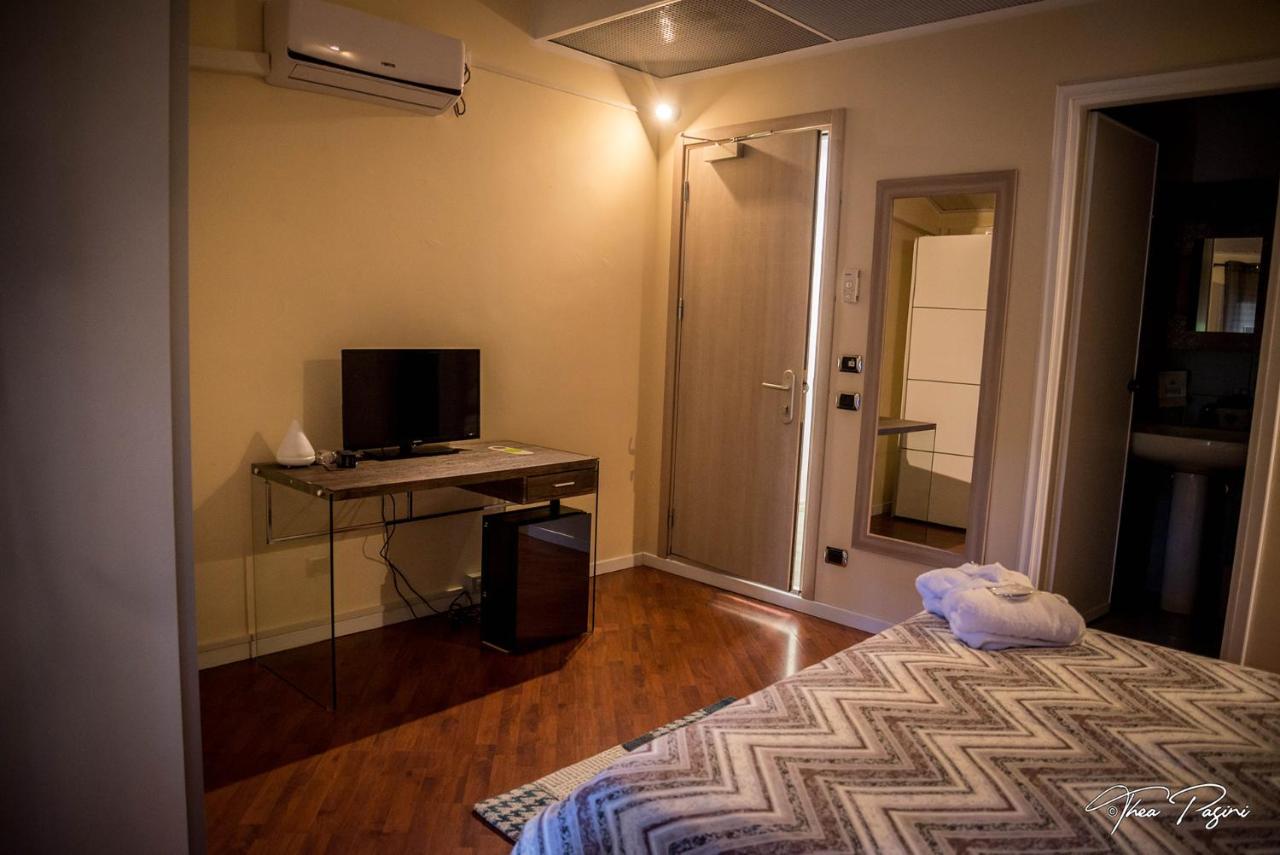 Hotel Lonatino Lonato Kültér fotó